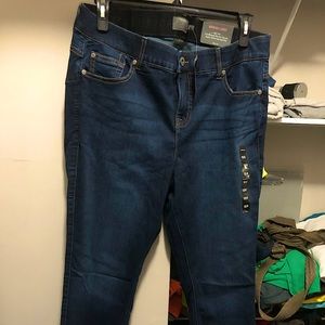 Size 18 Torrid bombshell skinny jeans with 29” inseam